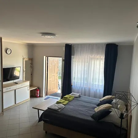 Typu Studio 50 Metrow Od Morza 4*